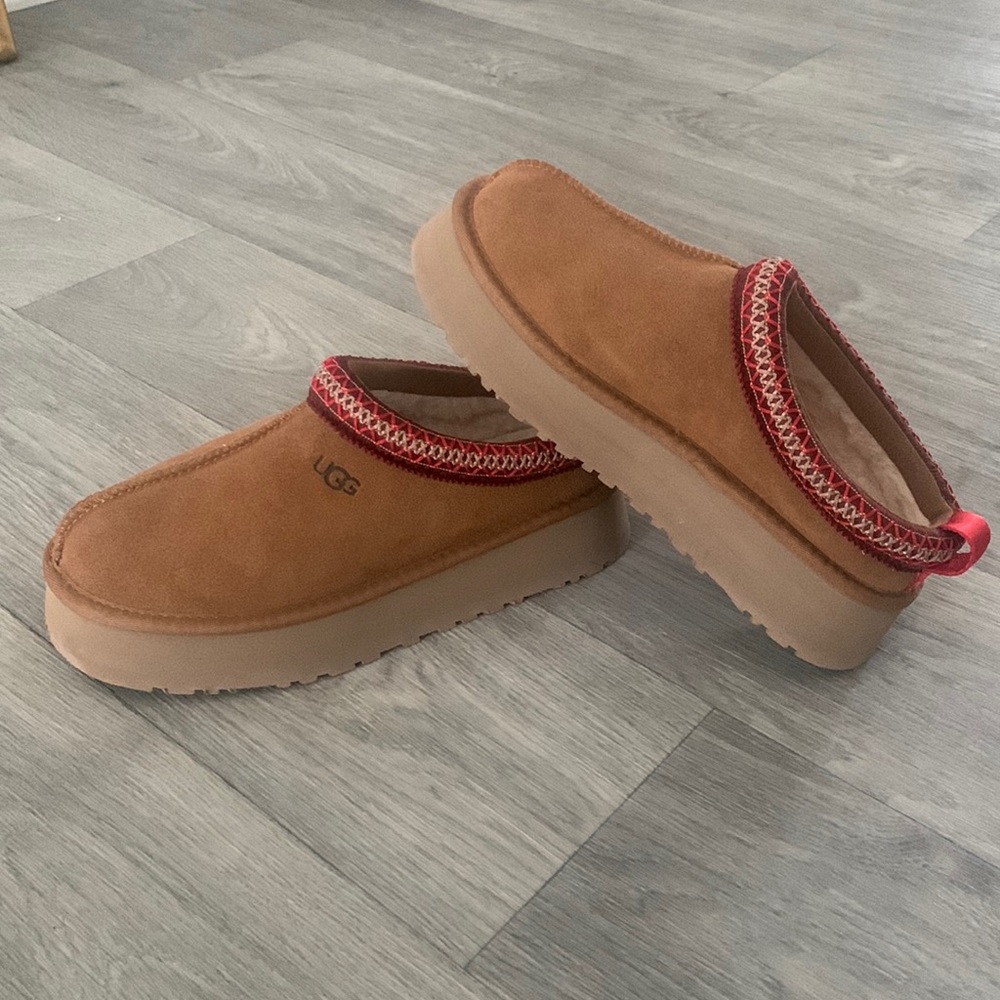 Ugg Tazz Chestnut size 8
